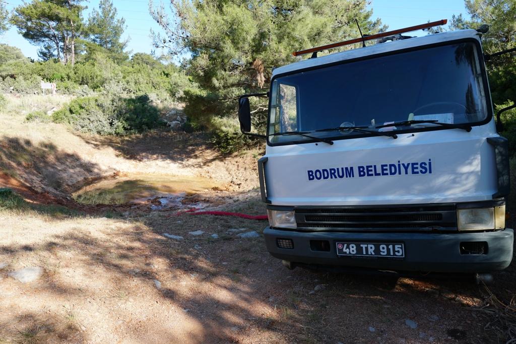 Kurumaya Başlayan Göletlere Su Takviyesi