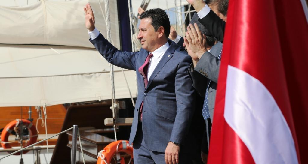 Denize Çelenk Bırakılacak