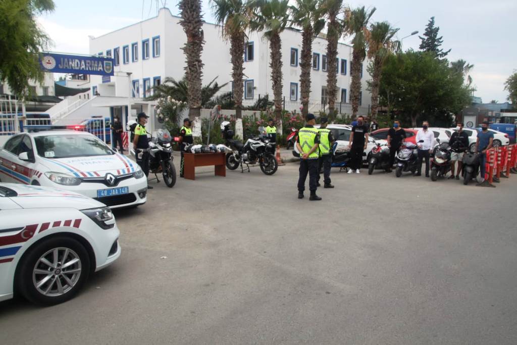 182. Yılında 182 Kask Dağıttılar