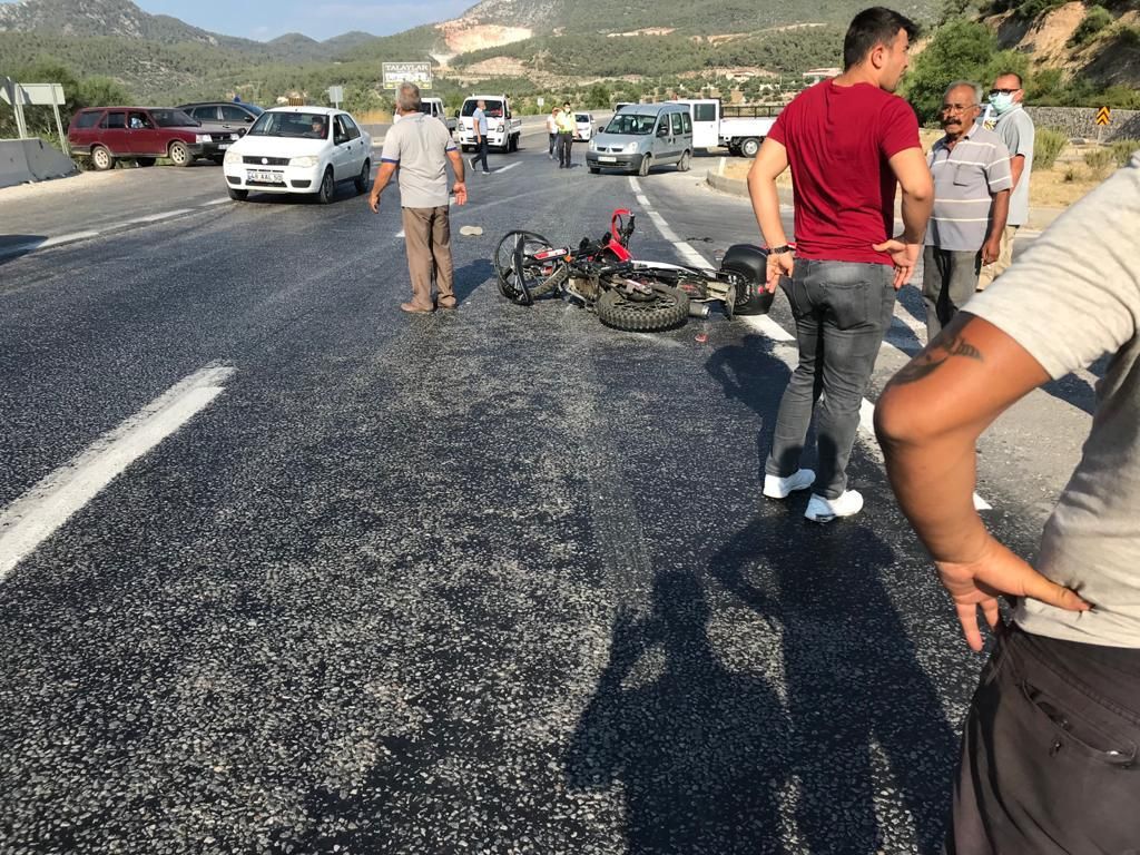 Kavşakta Çarpıştılar