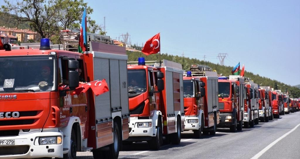 Azeri İtfaiyeciler Ülkelerine Uğurlandı