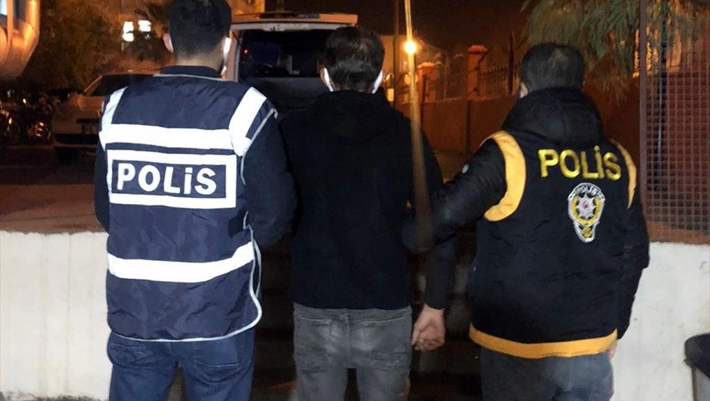 Gezdirme Bahanesiyle Parasını Çaldı