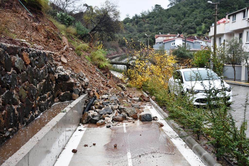 Marmaris'te Sağanak Etkili Oldu