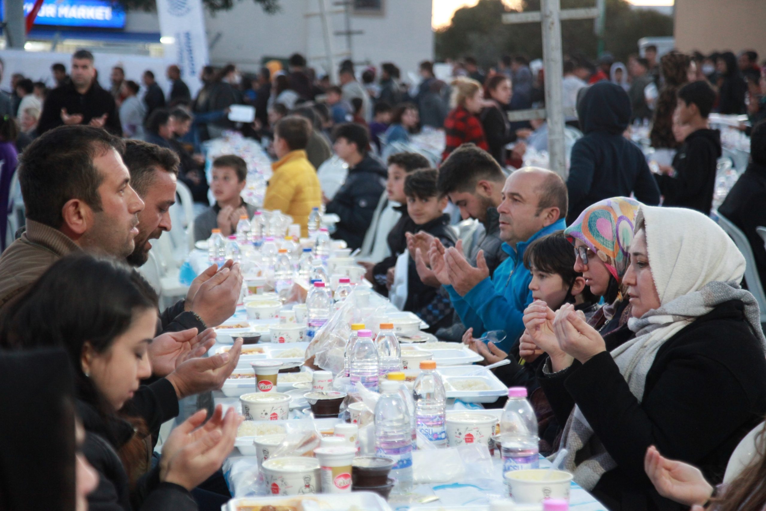 Mahalle Sakinleri İftarda Buluştu
