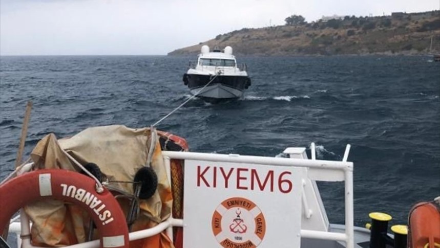 Bodrum Kalesi Açıklarında Karaya Oturdu