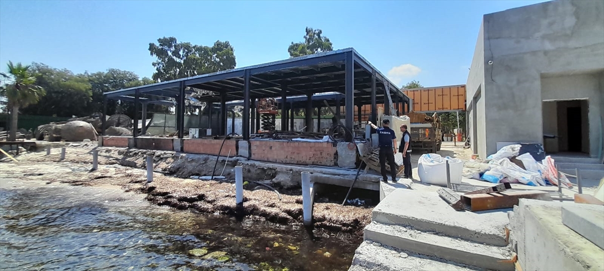 Kıyıdaki Kaçak Yapılar Bir Bir yıkıldı