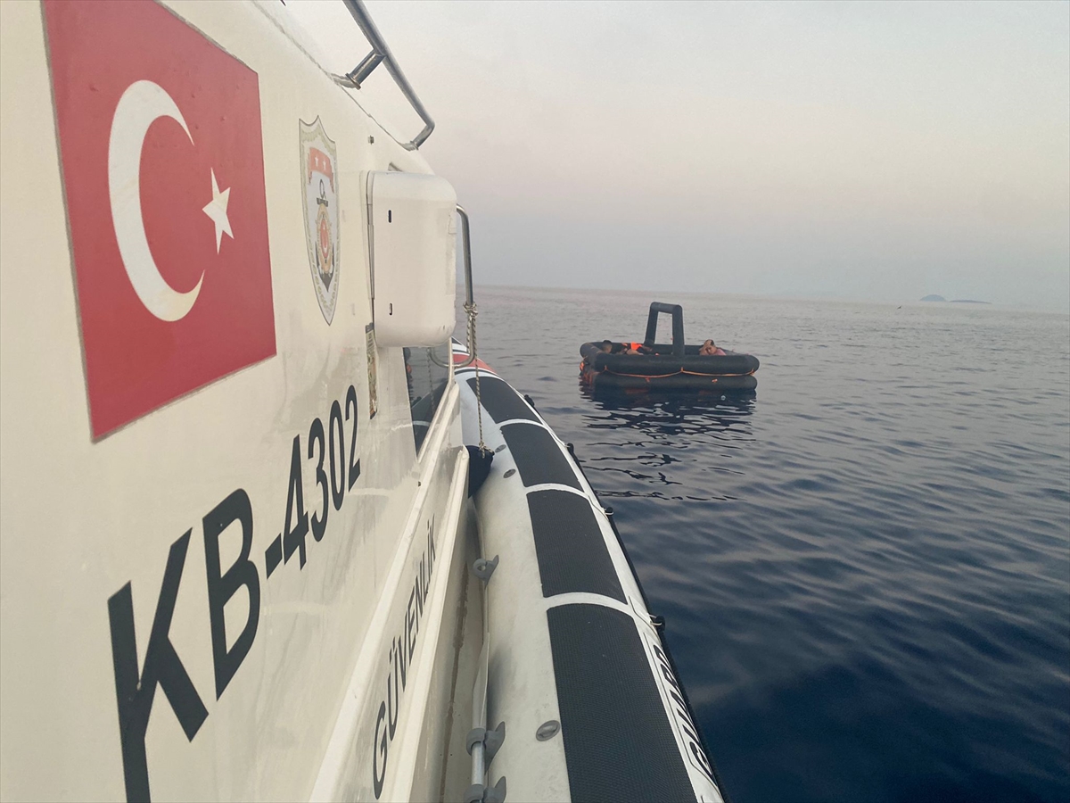 Bot İçinde Ölüme Terk Edildiler