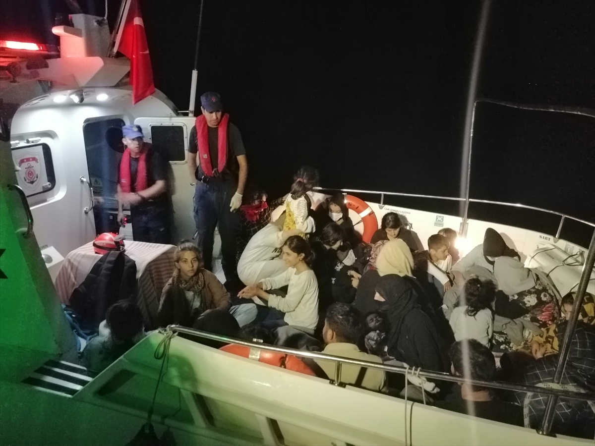  104 Düzensiz Göçmen Kurtarıldı