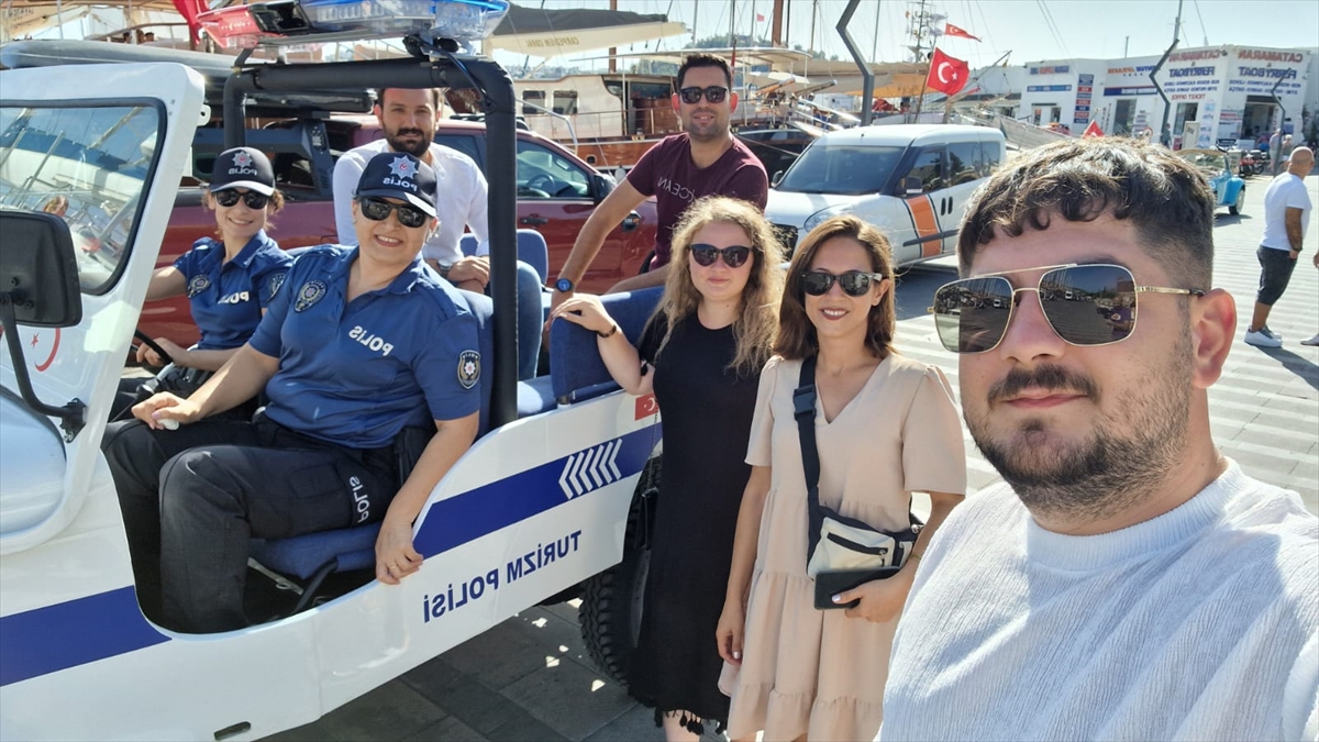 Bodrum Polisi 1954 Model Araçla Sahada