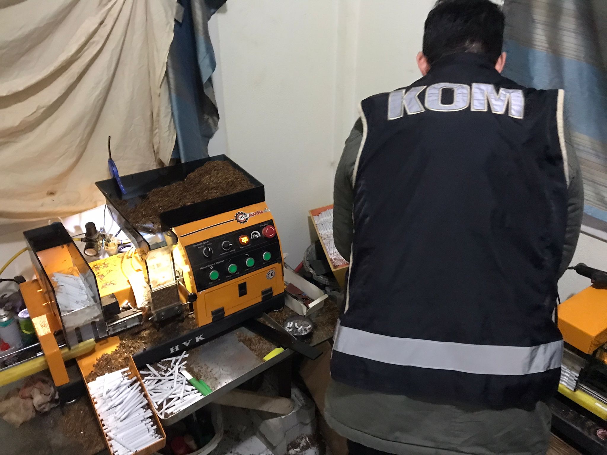 Ev Değil, Kaçak Sigara Fabrikası