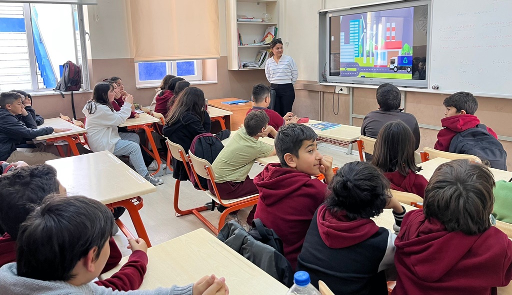 Belediye Ekipleri Bilinçli Nesiller İçin Harekete Geçti