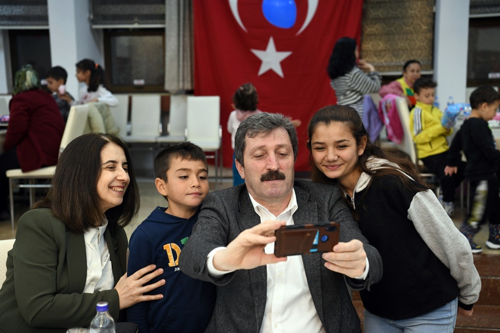 Yetimler Gününde Çocuklarla İftar
