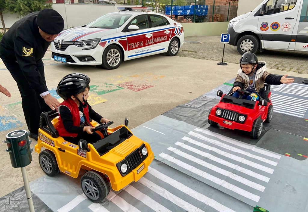 Miniklere Trafik Eğitimi