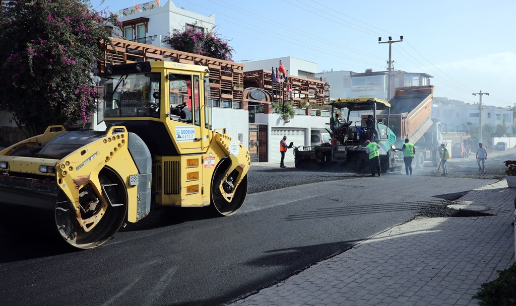 Bodrum’da 18 Bin Metre Sıcak Asfalt