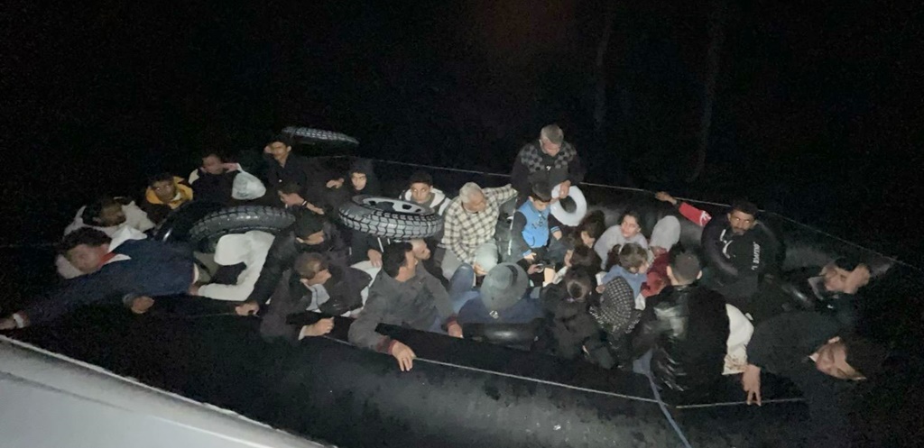 Sürüklenen Botta Kurtarıldılar