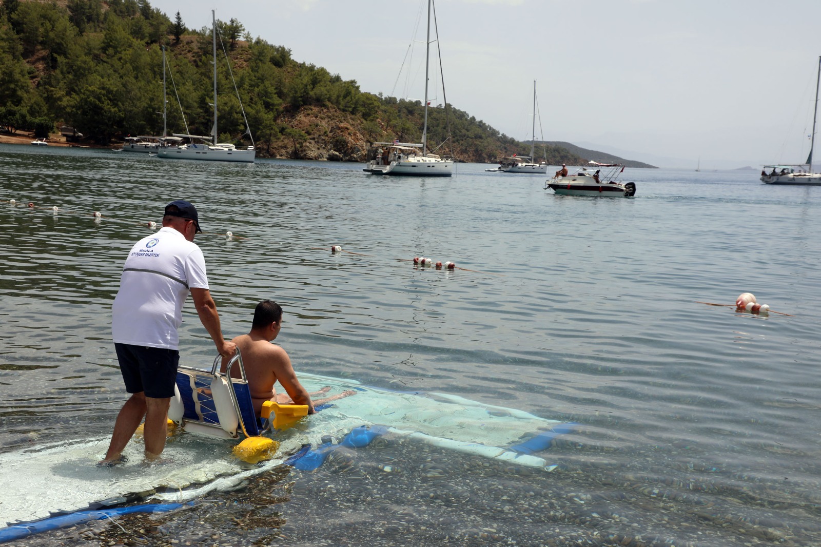 Engelsiz Plajlarda Deniz Keyfi
