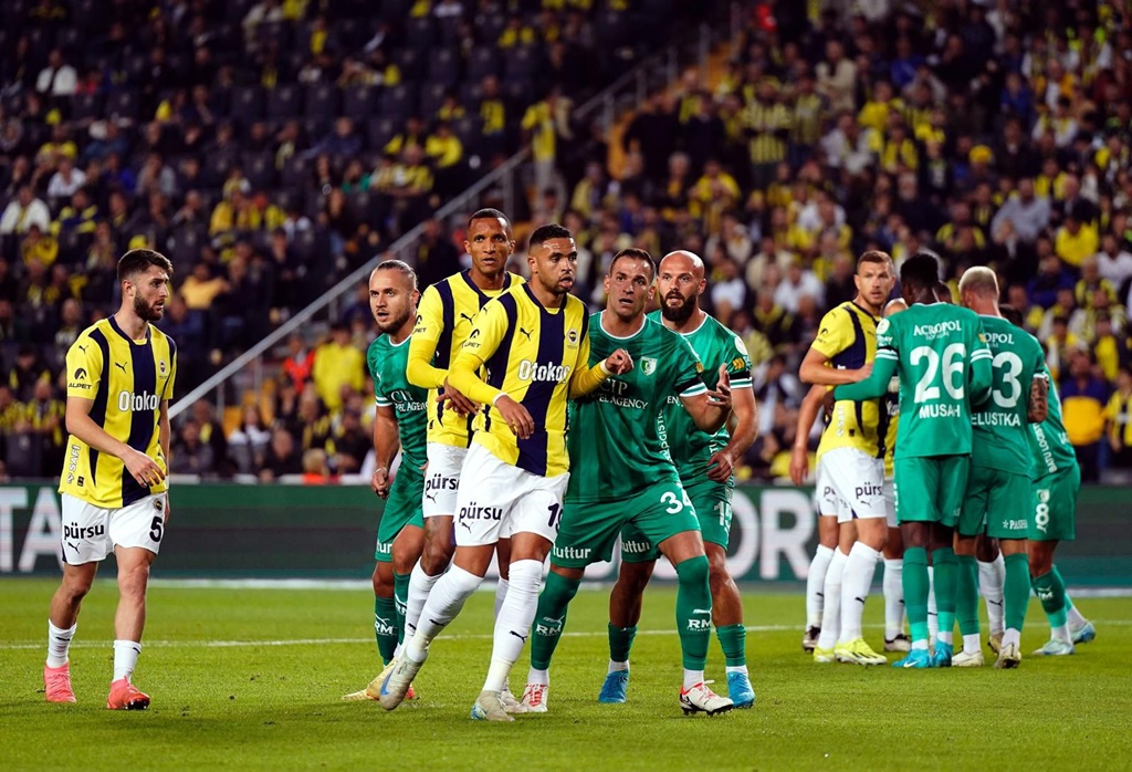 Fenerbahçe Deplasmanından Puansız Dönüyor