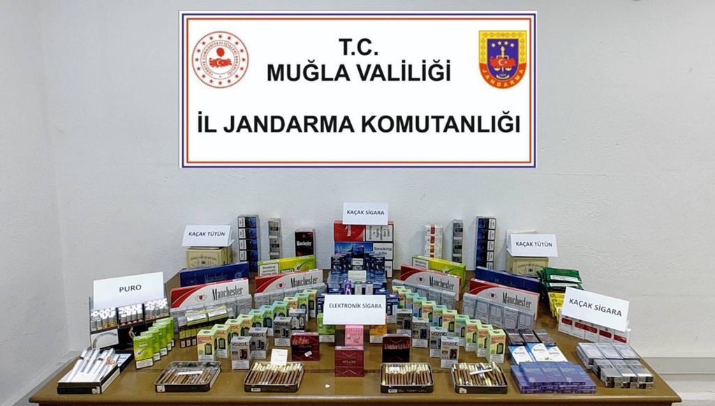 Peksimet Mahaleesin'de Kaçak Tütün Operasyonu