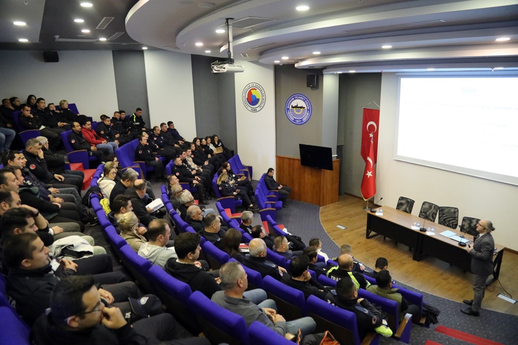 Kaliteli Hizmet için Eğitimler Sürüyor