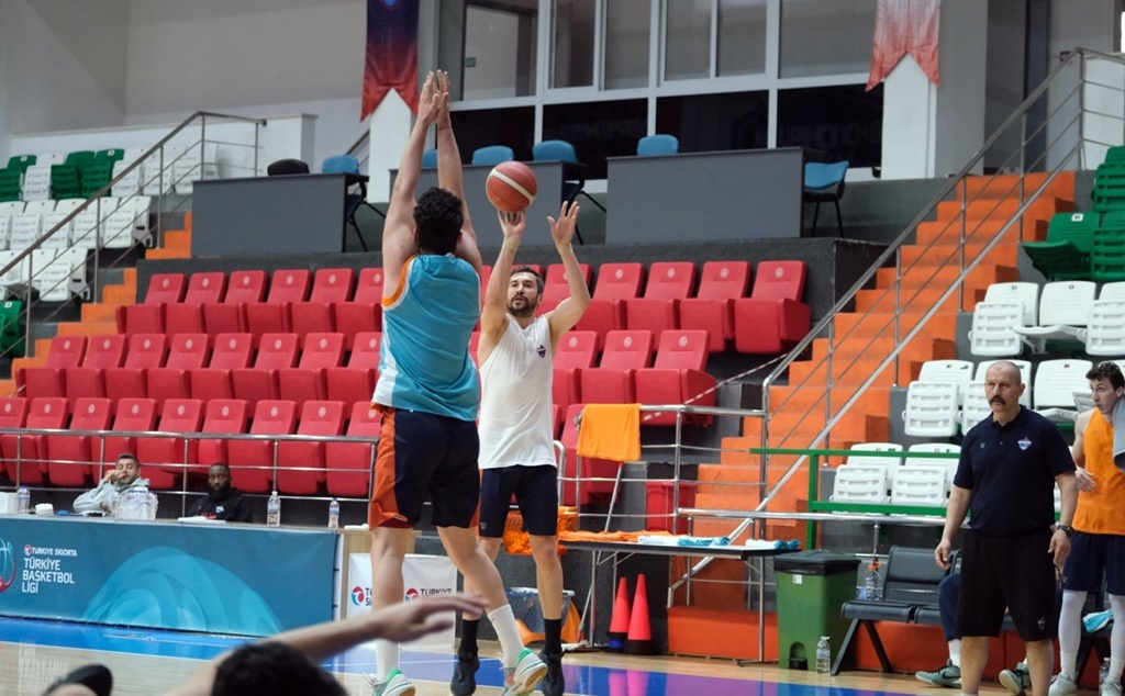 Hedef Play-Off’a Moralli Başlangıç