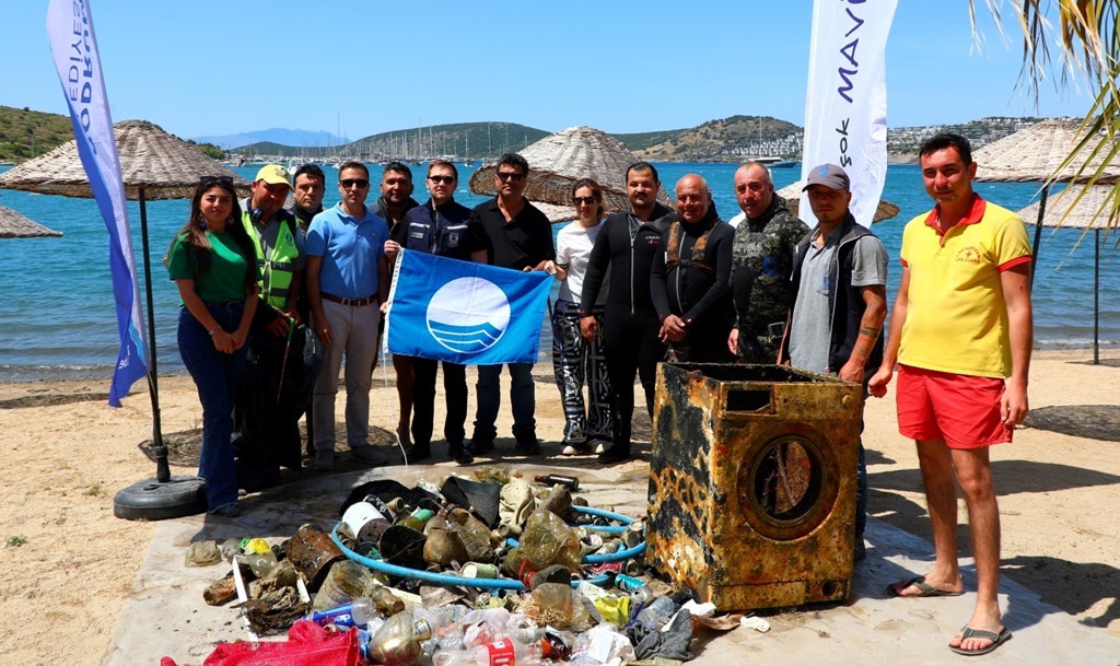 Bodrum’un Engin Maviliğinde Temizlik Sürüyor