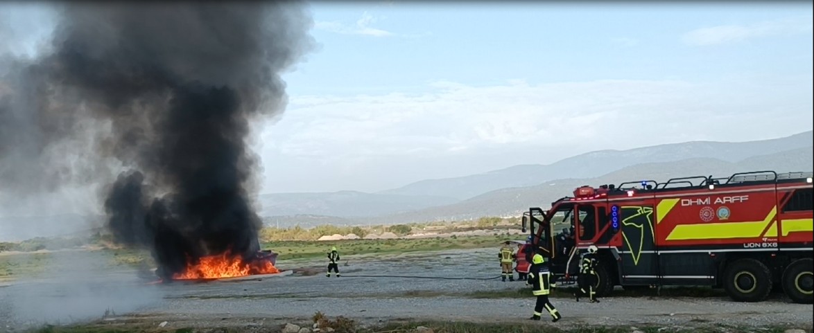 Havalimanından Yükselen Dumanlar...