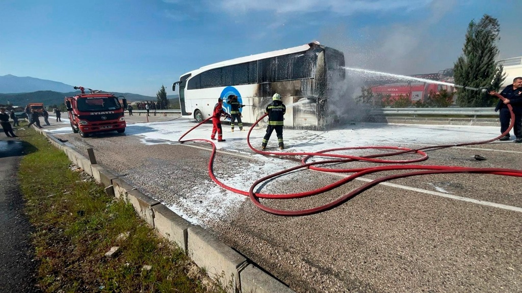 Muğla'da Otobüs Yangını