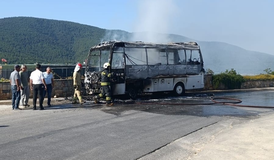 Servis Arasında Yangın